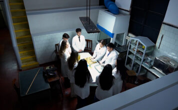 Becarios cuentan sus experiencias en Anatomía y Fisiología Patológicas