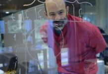 DIEGO FERNÁNDEZ SLEZAK, INVESTIGADOR Y ESPECIALISTA EN INTELIGENCIA ARTIFICIAL «Hoy los puestos amenazados por la inteligencia artificial son los calificados»