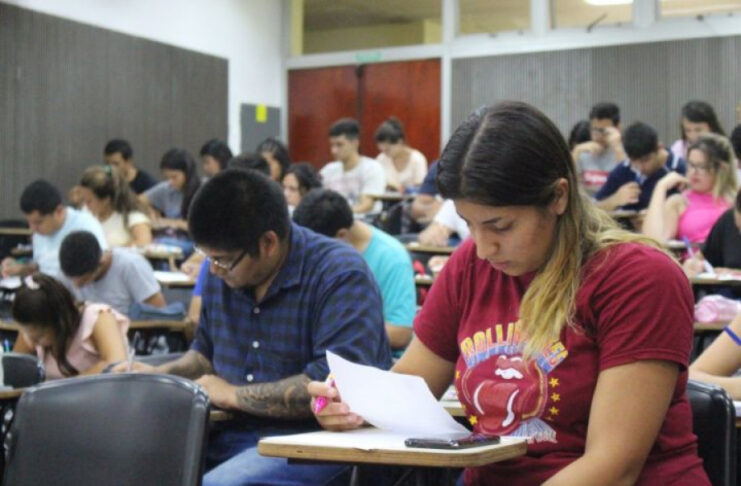 Cuadruplicando el presupuesto, la UNNE lanza las becas «Pte. Arturo Illia» y reabre las de comedor