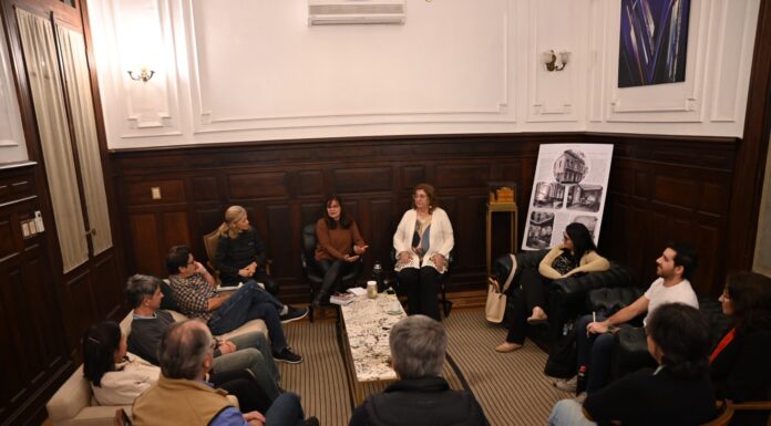 COMPROMISO INSTITUCIONAL Con una tertulia con investigadores, la UNNE puso en marcha un programa para promover la ciencia ciudadana