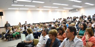 EN LA UNNE Técnicos de CONEAU capacitan sobre Evaluación Externa y acreditación de carreras de Grado y de Posgrado