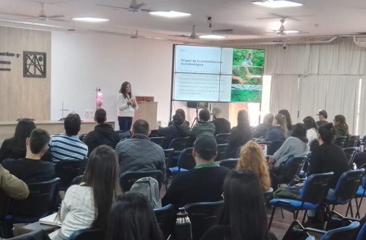 Aporte de especialistas de la UNNE en jornadas regionales de cannabis e industrias del cáñamo