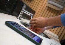 PREVENCIÓN DE LA SALUD Una iniciativa estudiantil con apoyo de la UNNE evidencia la contaminación bacteriana en celulares