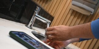 PREVENCIÓN DE LA SALUD Una iniciativa estudiantil con apoyo de la UNNE evidencia la contaminación bacteriana en celulares