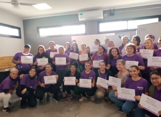 EN RESISTENCIA Con la entrega de certificados, terminó la primera etapa del curso de construcción en seco para mujeres