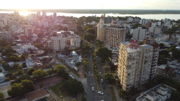 El profesional planteó las probabilidades de pensar un nuevo centro urbano junto a Resistencia.