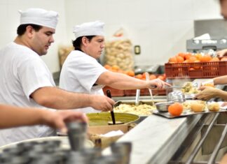 EN CHACO Y CORRIENTES La UNNE fortalece su política de bienestar: más del 80% del servicio de comedor es para estudiantes becados