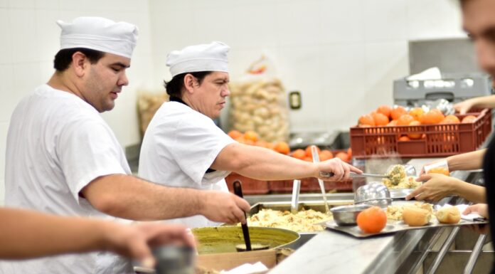 La UNNE fortalece su política de bienestar: más del 80% del servicio de comedor es para estudiantes becados