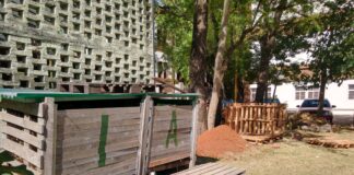 CONCIENCIA AMBIENTAL  En el Mes del Compostaje, en el Instituto Agrotécnico alistan nueva compostera y continúan promoviendo esta práctica Hace más de tres año, el IAGRO cuenta con una compostera que se utiliza con fines prácticos, didáctivos y de investigación.