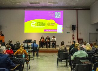 REFERENTES Y ESPECIALISTAS DE UNIVERSIDADES ARGENTINAS Y DE OTROS PAÍSES Coinciden en necesidad de repensar prácticas educativas para aprovechar las nuevas tecnologías