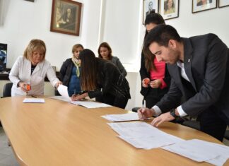 COMPROMISO SOCIAL La UNNE acompañará en el ingreso a la universidad, a usuarios de los servicios de Salud Mental y Adolescencia del Perrando Los acuerdos se firmaron este viernes 21 de abril, en el Hospital Perrando de la ciudad de Resistencia.