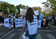 EL RECLAMO POR LA LEY DE FINANCIAMIENTO UNIVERSITARIO DESDE CORRIENTES Y RESISTENCIA Testimonios en la marcha: coincidencias desde la UNNE sobre los riesgos de desfinanciar a las universidades
