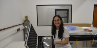 TECNOLOGÍA UNIVERSITARIA ARGENTINA “El USAT-1 pone en evidencia la capacidad tecnológica de las universidades públicas argentinas» La ingeniera Sonia Botta, integrante del Centro Tecnológico Aeroespacial (CTA) de la UNLP, inició el proyecto en 2021 y coordinó el trabajo.