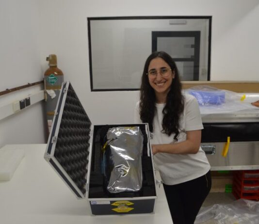 “El USAT-1 pone en evidencia la capacidad tecnológica de las universidades públicas argentinas» La ingeniera Sonia Botta, integrante del Centro Tecnológico Aeroespacial (CTA) de la UNLP, inició el proyecto en 2021 y coordinó el trabajo.