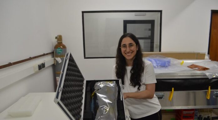 “El USAT-1 pone en evidencia la capacidad tecnológica de las universidades públicas argentinas» La ingeniera Sonia Botta, integrante del Centro Tecnológico Aeroespacial (CTA) de la UNLP, inició el proyecto en 2021 y coordinó el trabajo.