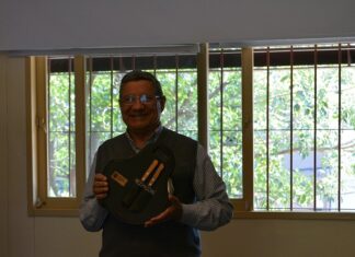 RECONOCIMIENTO A LA TRAYECTORIA Emotivo reconocimiento para Alcides Duette en su jubilación después de 50 años de servicio en la Facultad de Medicina