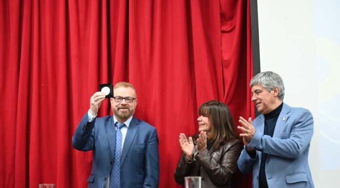 Rabinovich, Doctor Honoris Causa de la UNNE: “La inversión en ciencia es inversión en conocimiento, soberanía, salud y futuro”