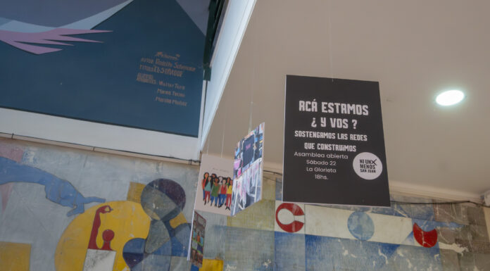 La Facultad de Humanidades recibe la muestra “Acá Estamos” sobre la solidaridad y el orgullo feminista