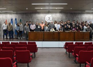 LAS VOCES DE LA DIRIGENCIA ESTUDIANTIL CHAQUEÑA Del silencio al diálogo: segundo encuentro de reflexión sobre el proceso de reconstrucción democrática en nuestra universidad