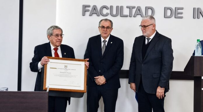 El Consejo Superior designó al ingeniero Roberto Carlos Rodríguez Como Profesor Extraordinario