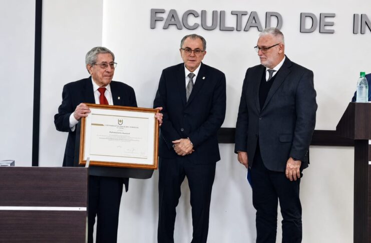 El Consejo Superior designó al ingeniero Roberto Carlos Rodríguez Como Profesor Extraordinario
