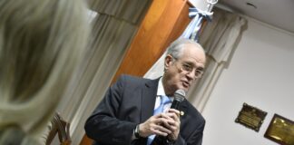 PRECURSOR DE LA DOCTRINA DENOMINADA CONTABILIDAD AMBIENTAL Ricardo Pahlen Acuña fue distinguido con el título de Doctor Honoris Causa de la UNNE