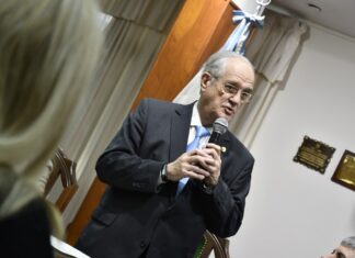 PRECURSOR DE LA DOCTRINA DENOMINADA CONTABILIDAD AMBIENTAL Ricardo Pahlen Acuña fue distinguido con el título de Doctor Honoris Causa de la UNNE