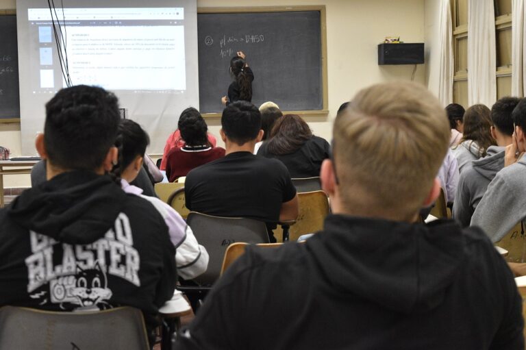 Definen tramos de reconocimiento mutuo para carreras de Ciencias Económicas y Veterinarias