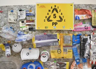 COMPROMISO Y CONCIENCIA AMBIENTAL EcoCampus 2030: con la premisa “Residuos Cero”, se habilitó una muestra que recorrerá las facultades de la UNNE La muestra itinerante estará durante todo abril en la Facultad de Ciencias Económicas de la UNNE.