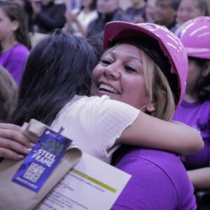 Egresaron las primeras 30 mujeres del curso de auxiliares en construcción en seco de la UNNE8