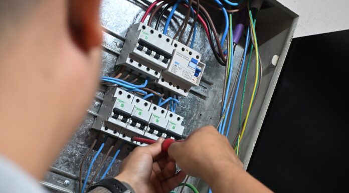 La UNNE lanzó un Curso de capacitación en Electricidad para aprender sobre instalaciones domiciliarias