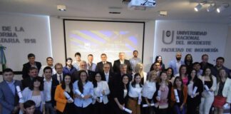 Fue en un acto de la Facultad de Ingeniería que encabezó el Rector Omar Larroza Graduados de la Diplomatura en Construcción en Madera recibieron sus certificados