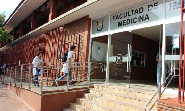 Medicina es una de las carreras que ofrece la UNNE, y cada año atrae a miles de estudiantes de la región e incluso países vecinos como Paraguay. 