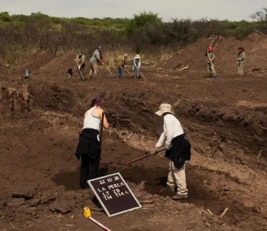 Excavaciones en La Perla: “Hallamos fragmentos que prueban el crimen de la dictadura en La Perla”