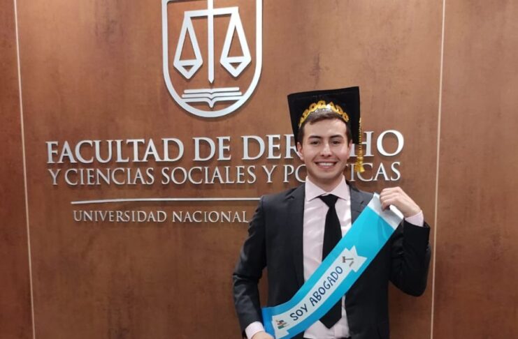 Cosechaba algodón en Chaco, se recibió de abogado y hoy proyecta su futuro profesional