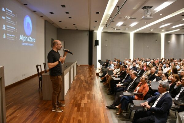 Fernández Slezak brindó la conferencia central de la jornada Unne Investiga, edición 2024.