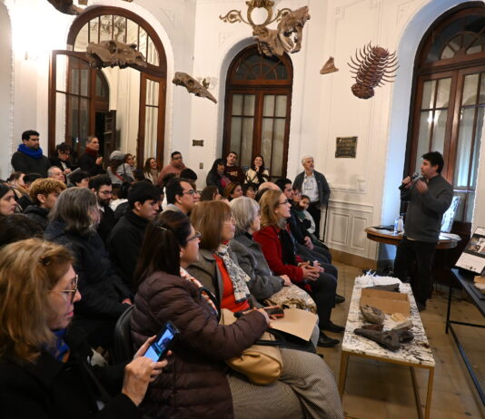 Fósiles & Ciencia: la UNNE acercó a través de una charla, millones de años de historia a la comunidad