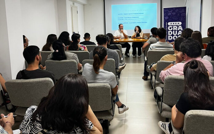 Graduados-CharlaNalá3