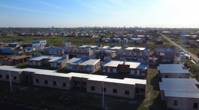 Becaria de Arquitectura midió el costo ambiental de las viviendas sociales en la zona norte de Resistencia