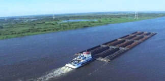 MERCADO INTERNACIONAL Hidrovía: alertan que la infraestructura de puertos en el NEA limita el desarrollo de las economías de la región y el país “La hidrovía como política de Estado”, es el eje de la exposición a cargo de Fernando Morales de la Liga Naval Argentina.