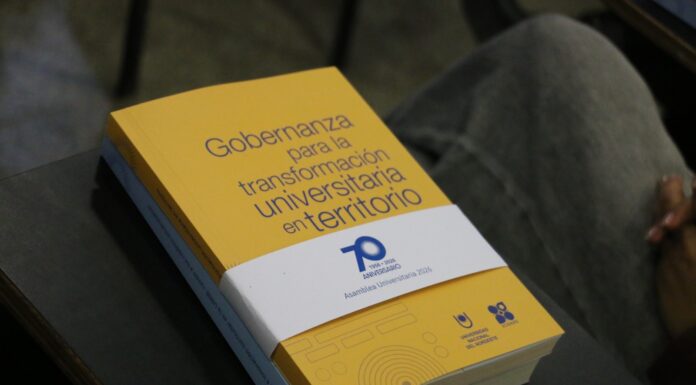 Se presentaron dos libros que resumen las políticas educativas de la gestión