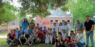 EXTENSIÓN CULTURAL El CCN visitó una escuela rural de Chaco y los niños pintaron un mural con identidad local