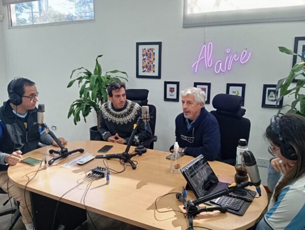 Integrantes del equipo local de organización, difundió el encuentro en Radio UNNE. 