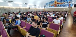 Estudiantes de Ingeniería participaron de conversatorio con docentes y graduados