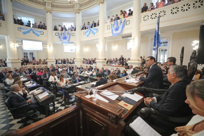 El gobernador de Corrientes, Gustavo Valdés, destacó a la UNNE en su discurso de apertura del período ordinario de sesiones de la Legislatura provincial, el pasado 1 de marzo. (Crédito: Prensa Gob. Ctes)