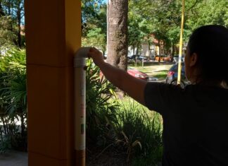 COMPROMISO SOCIAL Y AMBIENTAL Cuidado del ambiente: colocaron colilleros en lugares estratégicos del Campus Resistencia de la UNNE Uno de los colilleros se colocó en el ingreso al Comedor del Campus Resistencia de la UNNE.