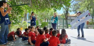 COMPROMISO SOCIAL  Entre juegos y conciencia ambiental, jardineritos de la UNNE midieron la temperatura y aprendieron el valor de plantar árboles