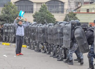 EN DEFENSA DE LA EDUCACIÓN SUPERIOR La UNNE adhiere a la posición del CIN que exige respeto a la autonomía universitaria en Jujuy Los docentes son la columna vertebral de la protesta de trabajadores por recomposición salarial y contra de la reforma constitucional impulsada por el Gobierno provincial. (Crédito: Edgardo Valera - Telam)