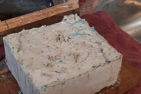 NUEVOS MATERIALES Investigadores de la UNNE desarrollaron prototipos de ladrillos resistentes a partir de residuos plásticos