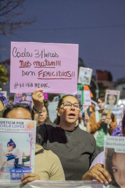 El informe del Observatorio "Ahora que si nos ven" revela que desde el 2015 hubo un femicidio cada 31hs y en lo que va de 2026 hubo al menos 103 casos de femicidios, transfemicidios, femicidios vinculados e instigaciones al suicidio. (Foto: Jere Giordano)